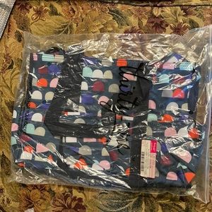 Zip top utility tote